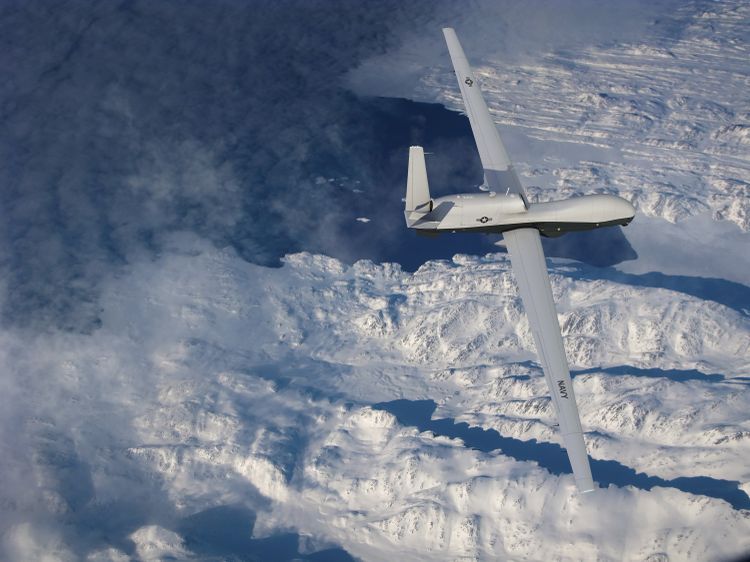 MQ-4Cトライトンは高度15,000メートル(50,000フィート)以上での運用が可能で、厳しい天候条件の空域よりも高い高度を飛行できます(写真提供:ノースロップ・グラマン) ノースロップ・グラマンのMQ-4Cトライトン、北極海上空で航法装置の能力を実証