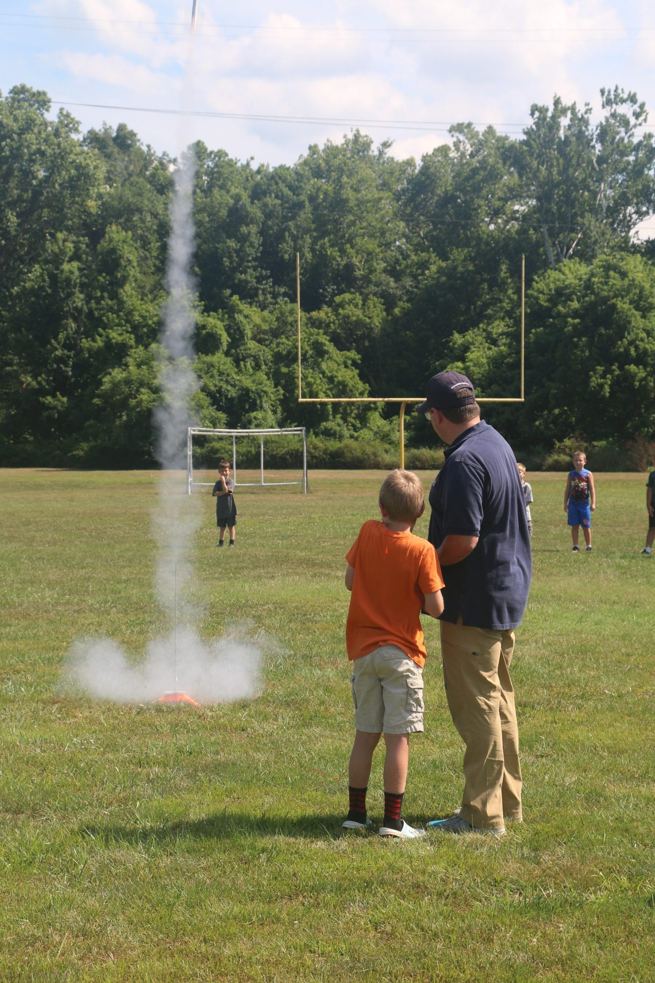 Tim volunteers to educate students in STEM Building Partnerships for Stronger Communities