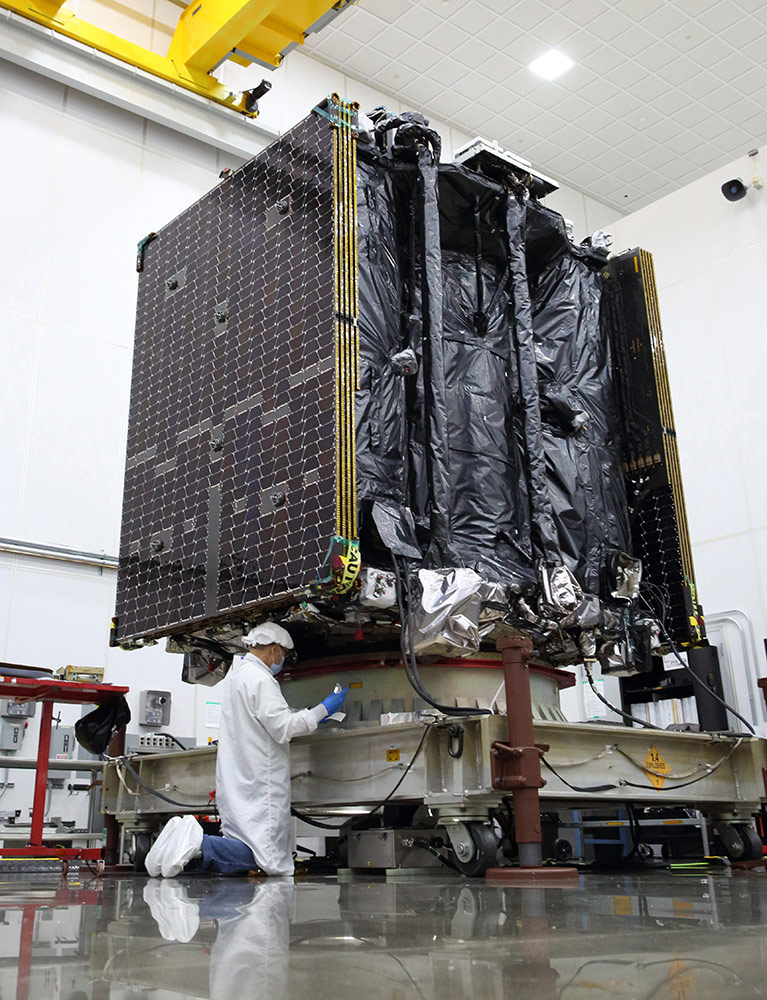 SpaceLogistics-Mission-ExtensionVehicle-MEV-2-in-factory-low-res SpaceLogistics Mission Extension Vehicle (MEV-2) in factory